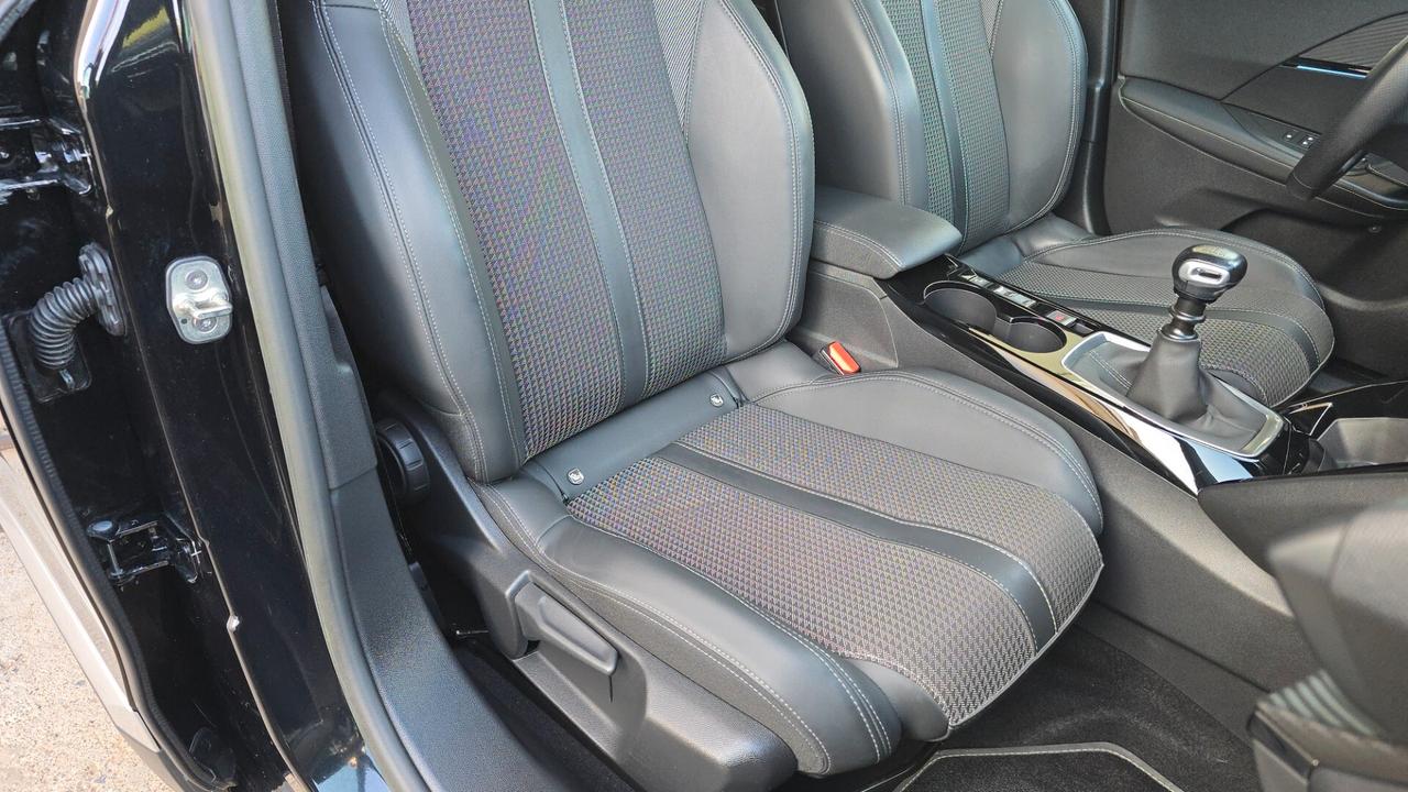 Peugeot 2008 PureTech 130 S&S GT