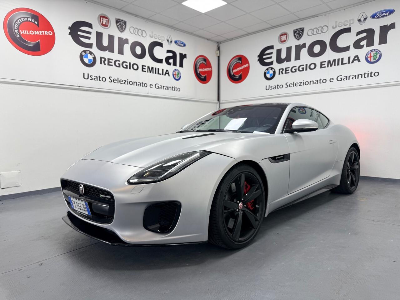 Jaguar F-Type 2.0 aut. Coupé Chequered Flag 05/2019 EURO 6D TETTO RETROCAM SCARICO