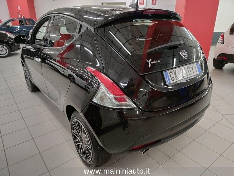 Lancia Ypsilon 1.0 70cv Hybrid 5p Gold + Car Play "SUPER PROMO"