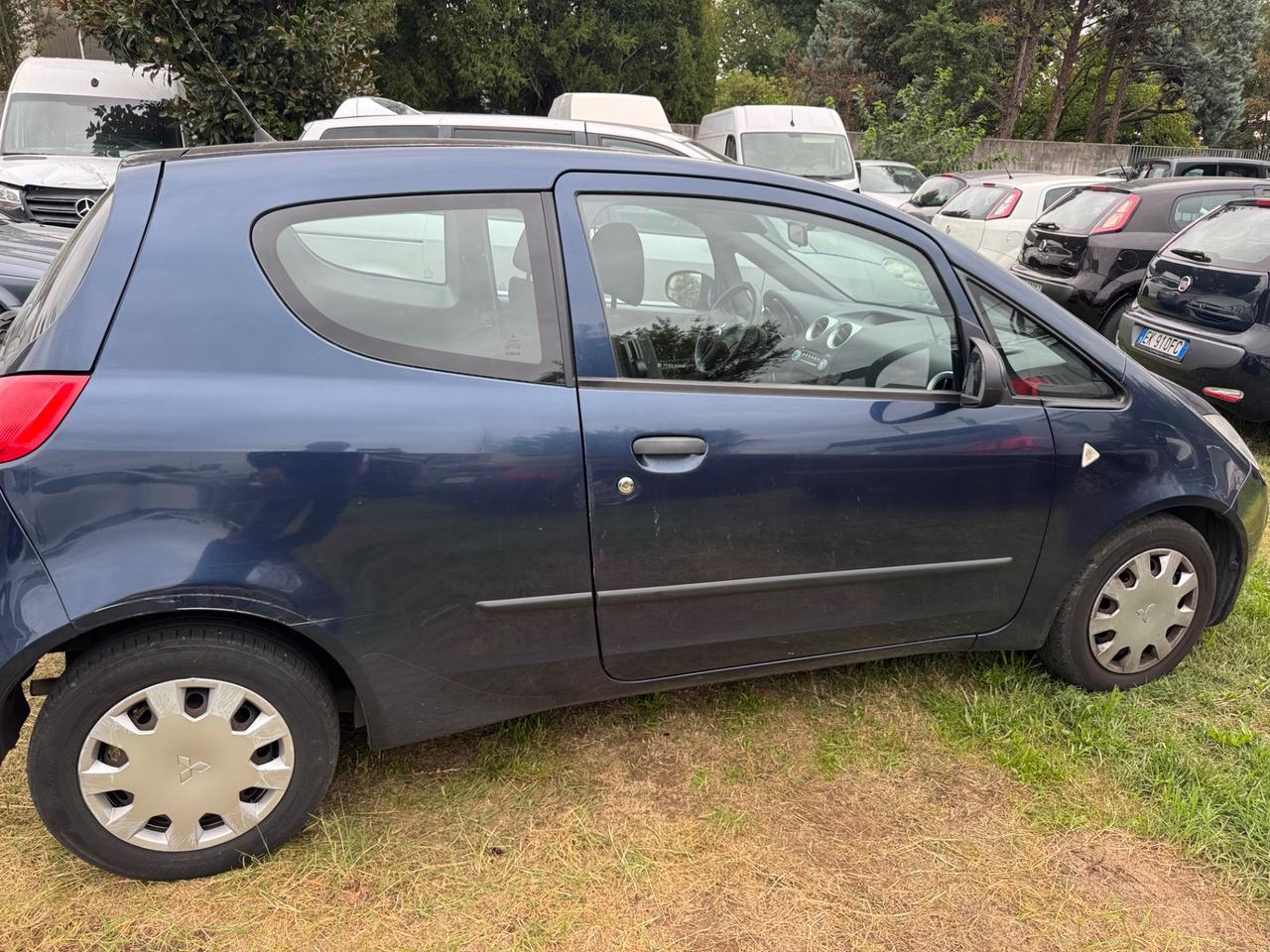 Mitsubishi Colt 1.1 12V 3p. Neoplasie
