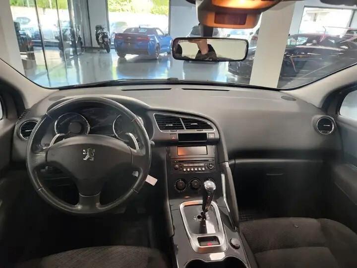 Peugeot 3008 1.6 HDi 112CV cambio robotizzato Business