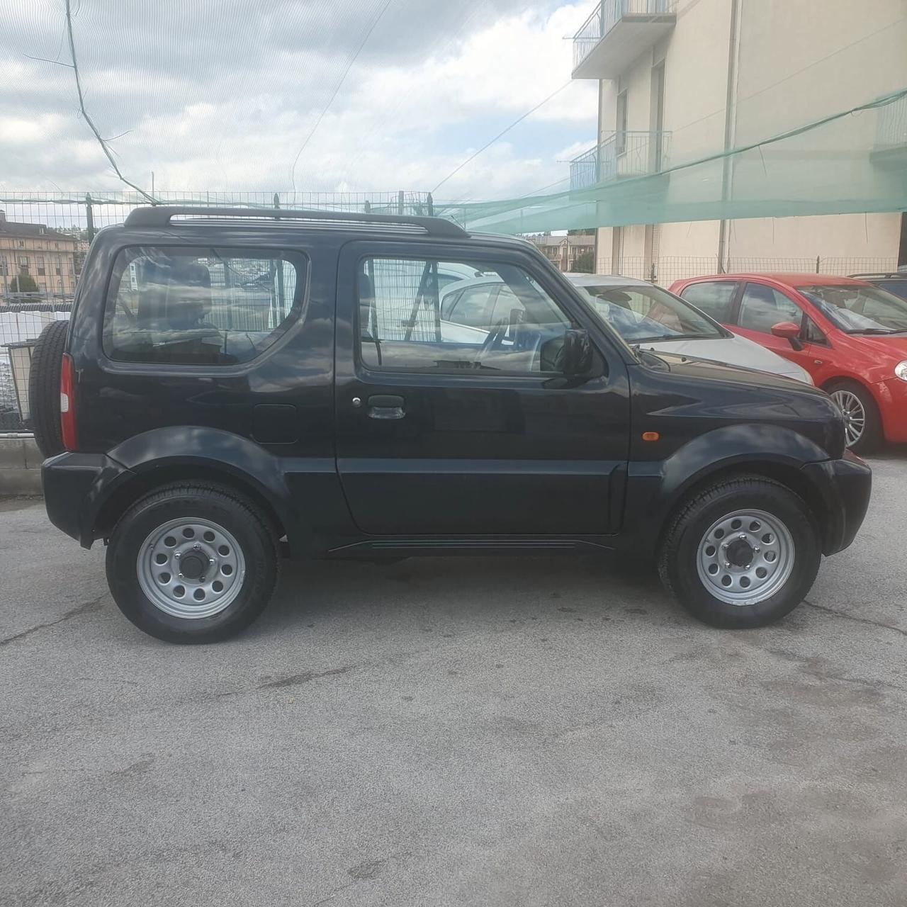 Suzuki Jimny 1.3i 16V cat 4WD JLX Più