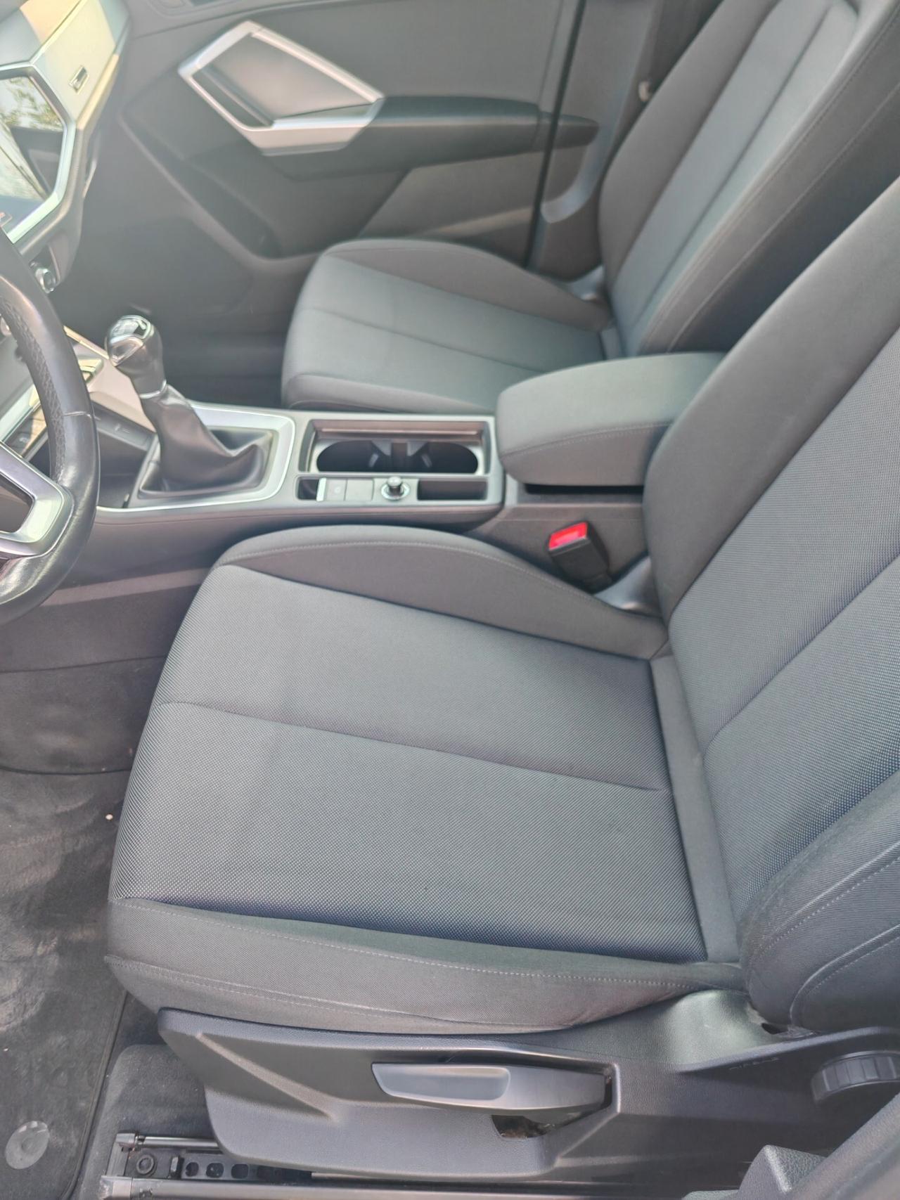 Audi Q3 35 TDI Business Advanced
