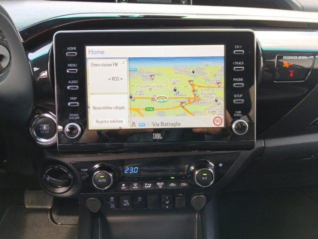 TOYOTA Hilux 2.8 D A/T 4WD 4 porte Double Cab Invincible N1