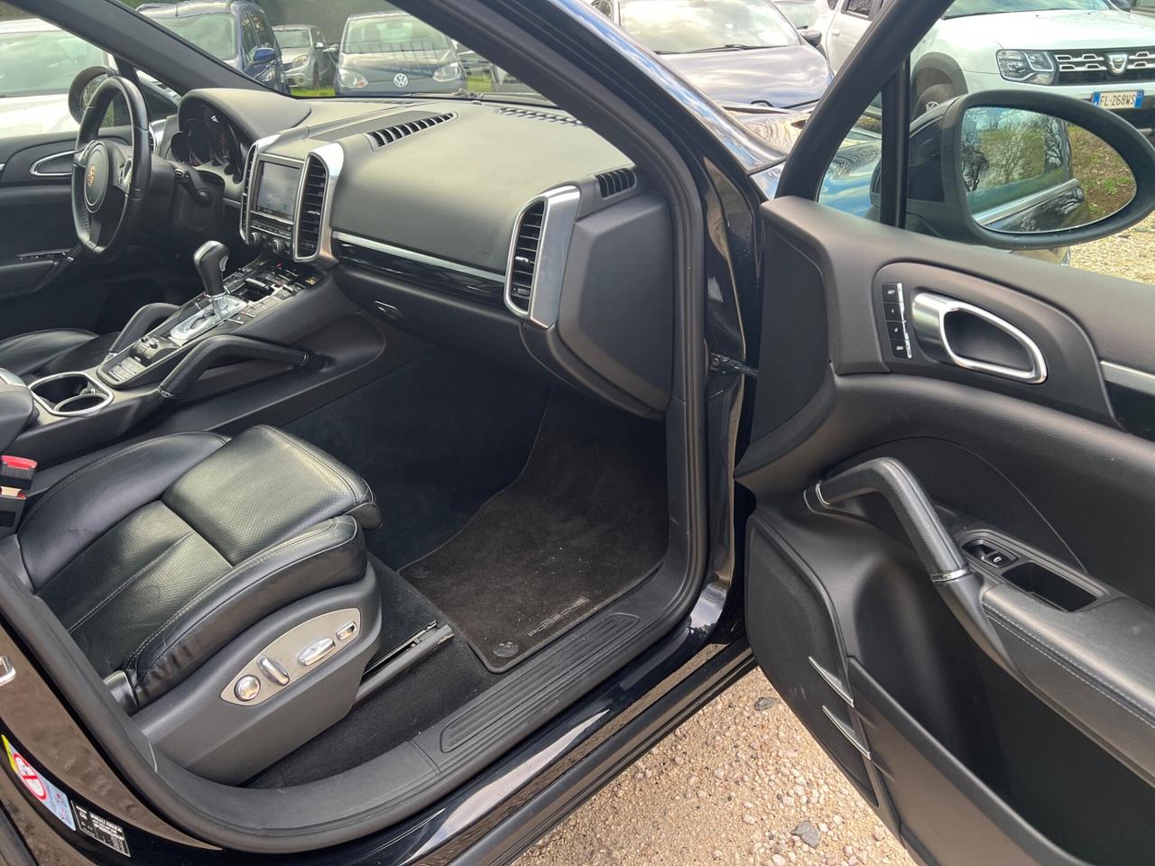 Porsche Cayenne 3.0 Diesel FULL OPTIONAL PERMUTE RATE GARANZIA