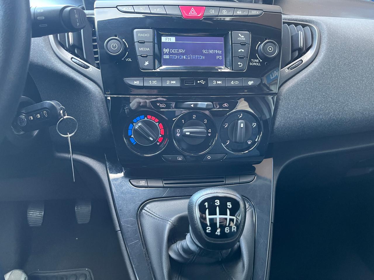 Lancia Ypsilon 1.0 FireFly 5 porte Hybrid Posti - GH272GE