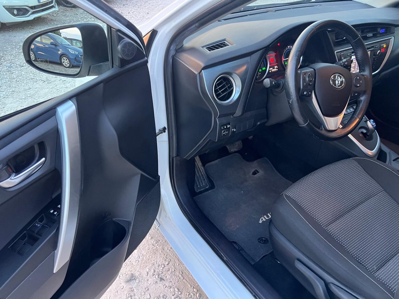 Toyota Auris Hybrid Automatica Permute Rate