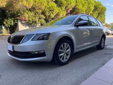 SKODA Octavia SW 1.6 TDI 115CV DSG NAVIGATORE SENSORI PARCHEGGIO