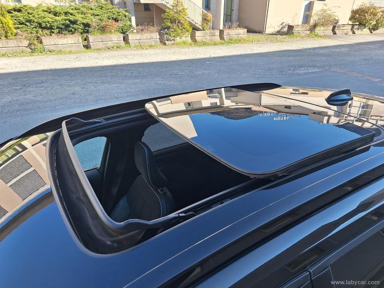 VOLVO XC40 D4 AWD R-design TETTO TAGLIANDI VOLVO UFF 360