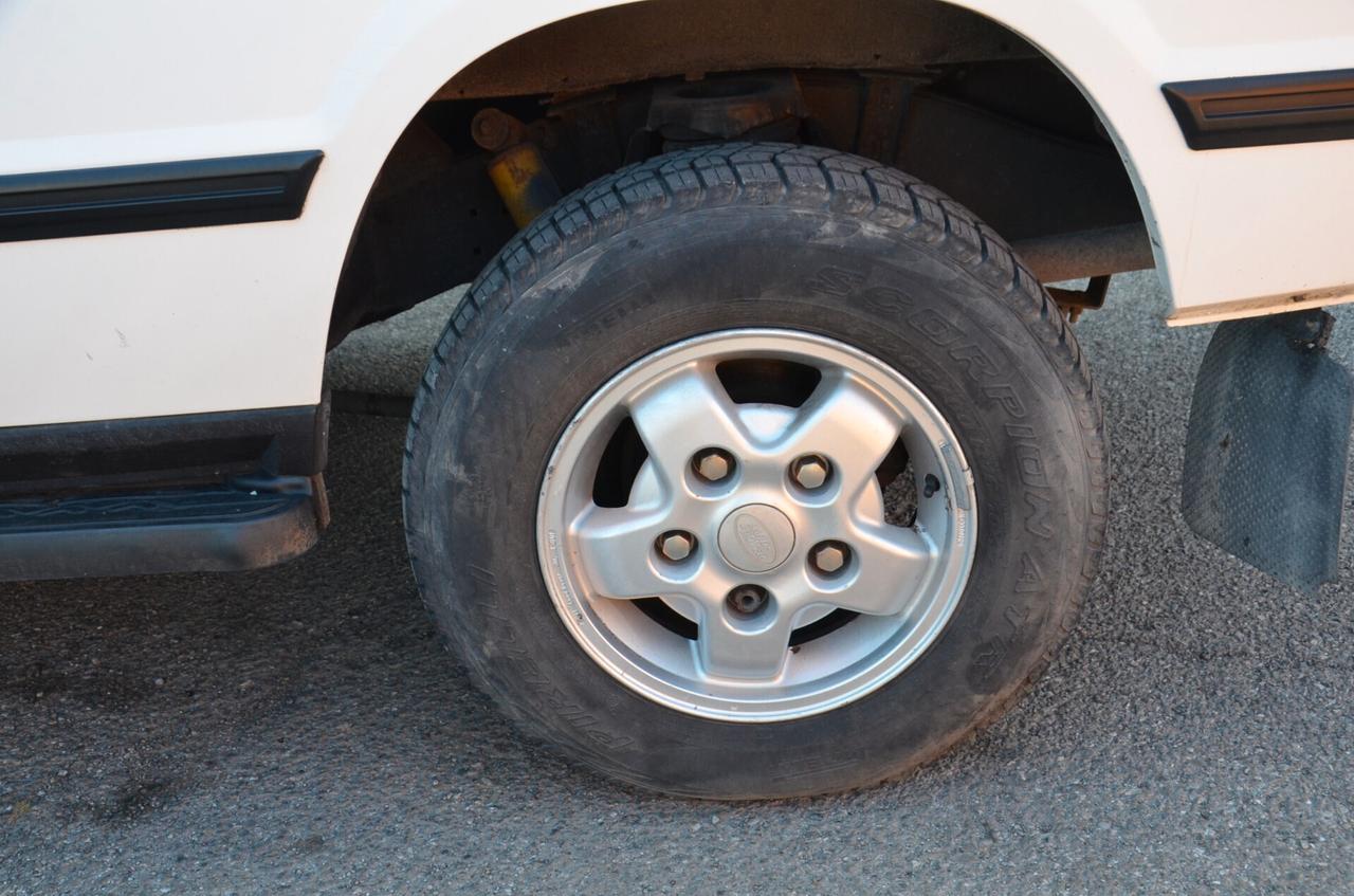 Land Rover Discovery 2.0i 16V cat 5 porte Luxury