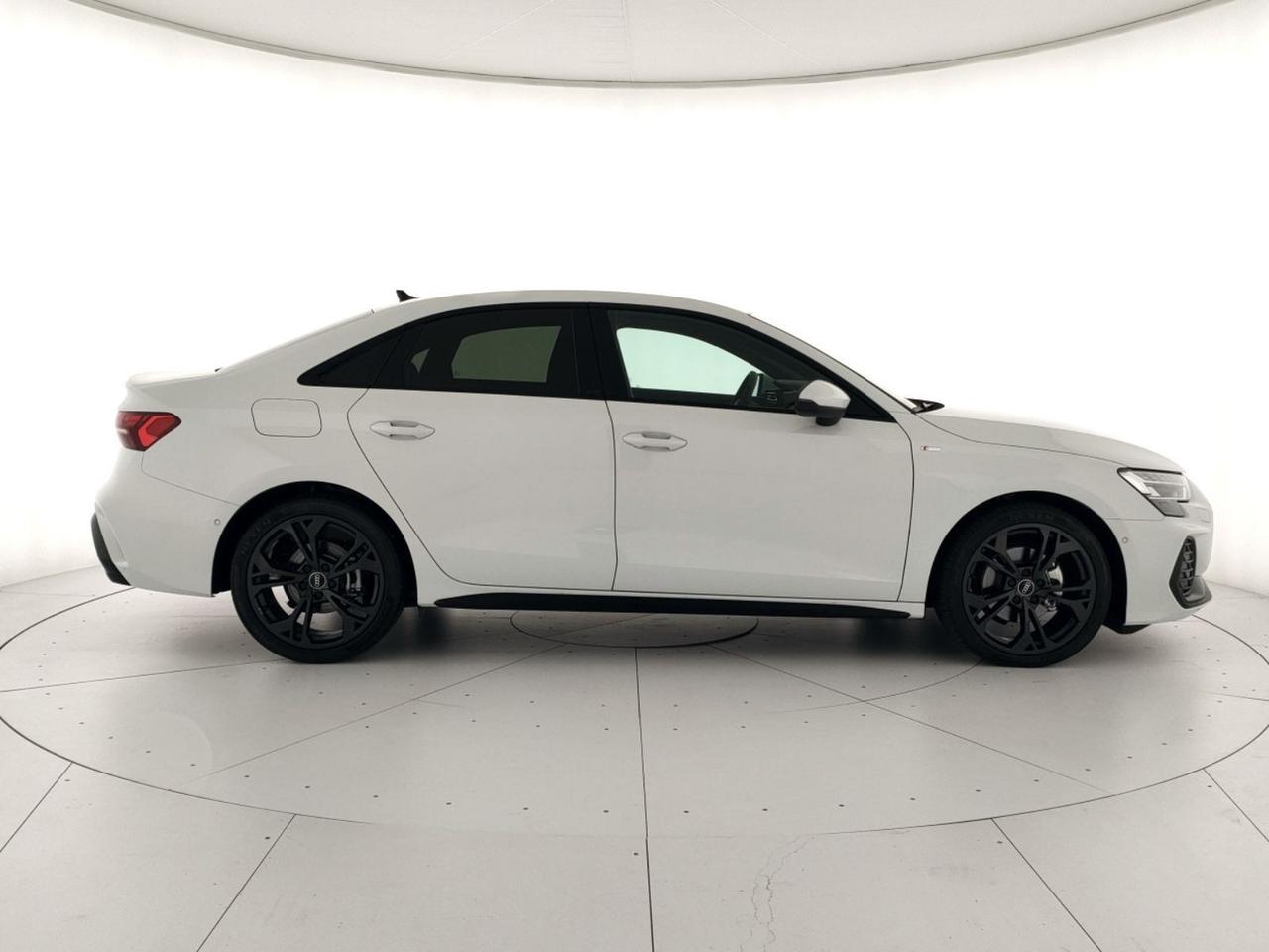 Audi A3 sedan 2.0 tdi s line edition 150cv s-tronic