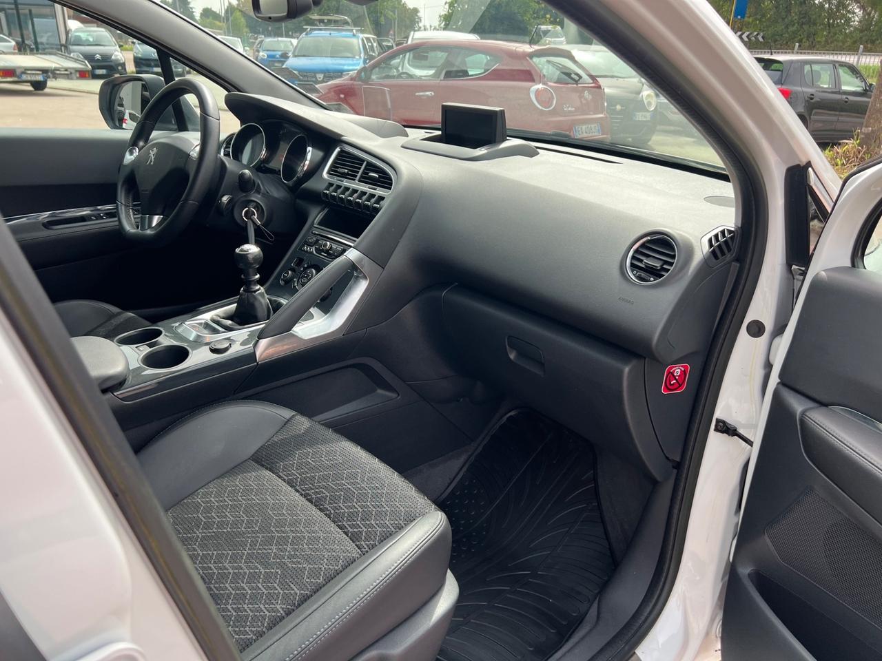 Peugeot 3008 1.6 HDi 115CV Allure
