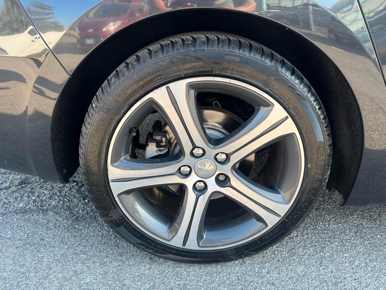 Peugeot 508 BlueHDi 180 EAT6 S&S SW Allure