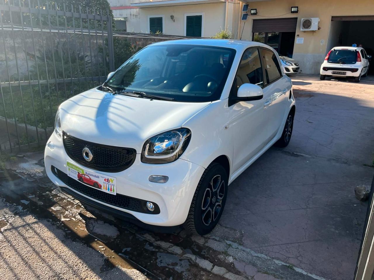 SMART FORFOUR 2018 PASSION TOTAL WHITE