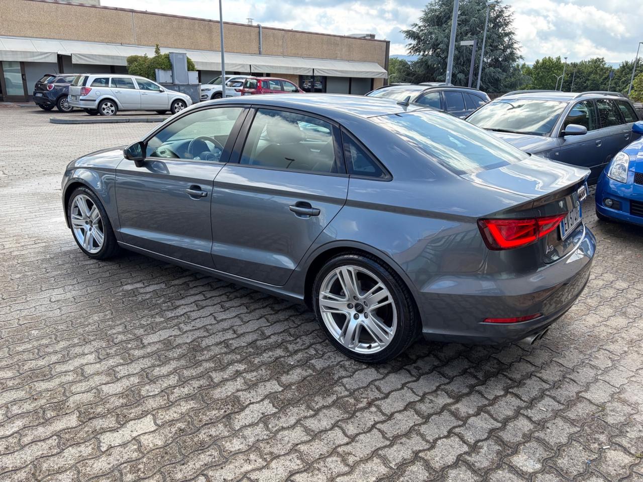 Audi A3 Sedan 2.0 TDI clean diesel Ambition