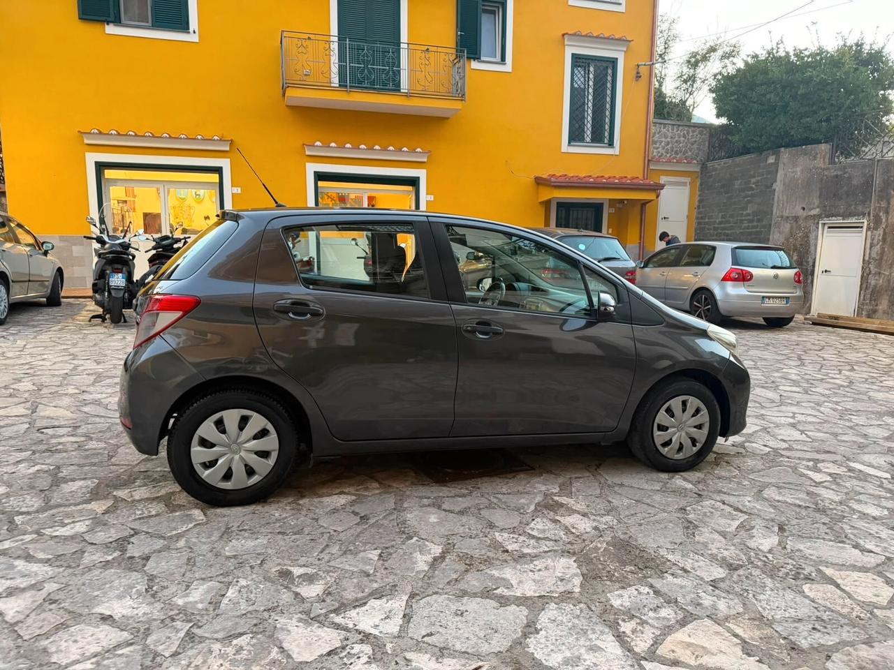 Toyota Yaris 1.0 5 porte Active