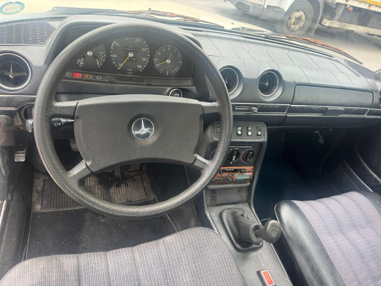 Mercedes-benz 200 berlina