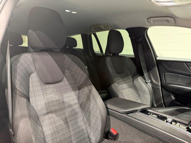 VOLVO V60 Cross Country B4 d. AWD auto. Core PREZZO REALE