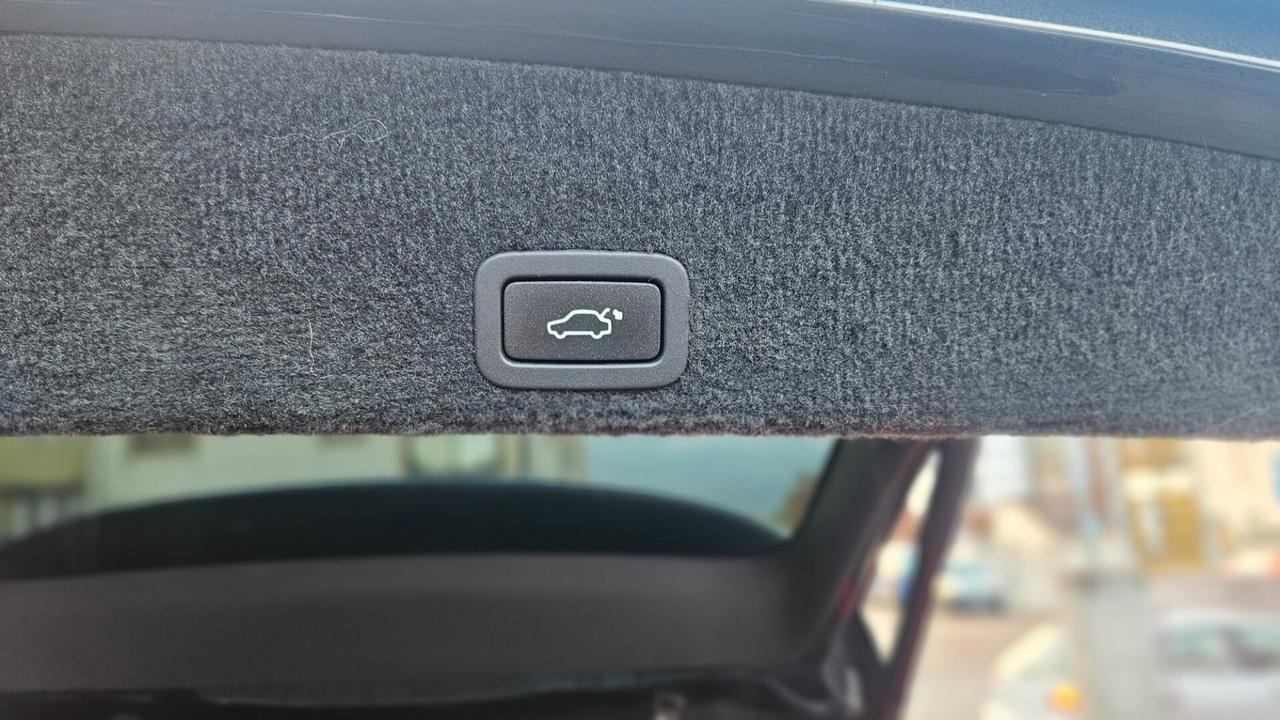 Volvo XC 60 2.4 d4 awd 181cv geartronic NAVY-CAM-SED.RISC