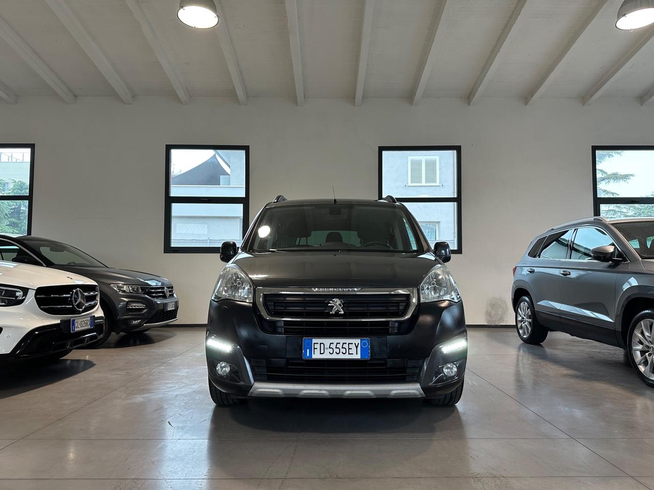 Peugeot Partner Tepee BlueHDi 100 Outdoor