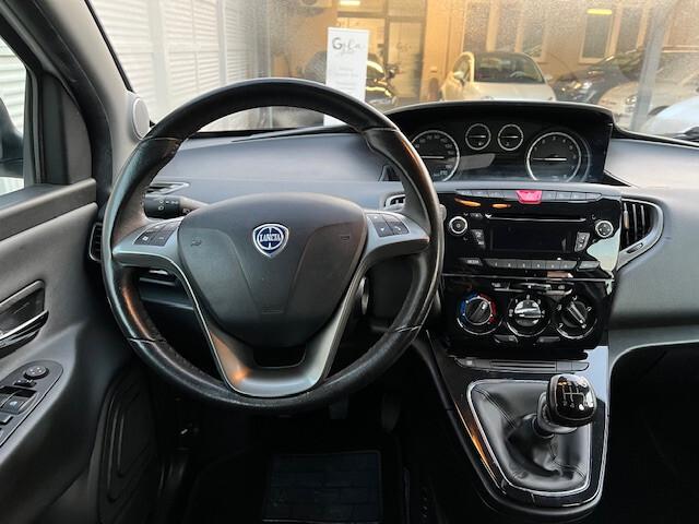 Lancia Ypsilon 1.2 69 CV 5 porte S&S Platinum