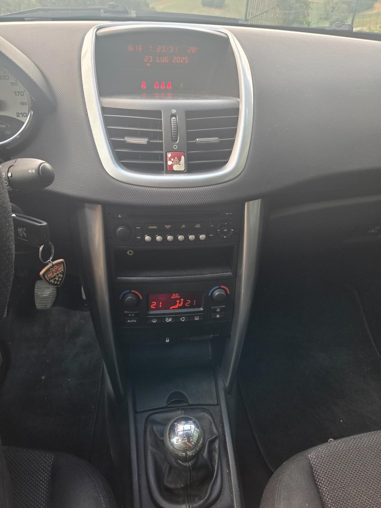 Peugeot 207 1.6 HDi 90CV 5 porte