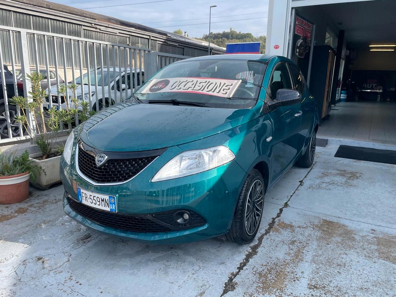 Lancia Ypsilon 1.2 69 CV 5 porte GPL Ecochic Platinum