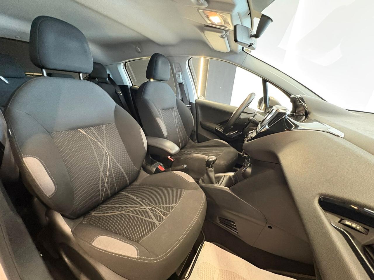 Peugeot 208 1.4 HDi 68 CV 5 porte Allure