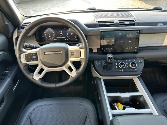 LAND ROVER Defender 110 3.0D I6 200 CV AWDX-Dynamic SE FOREST EDITION