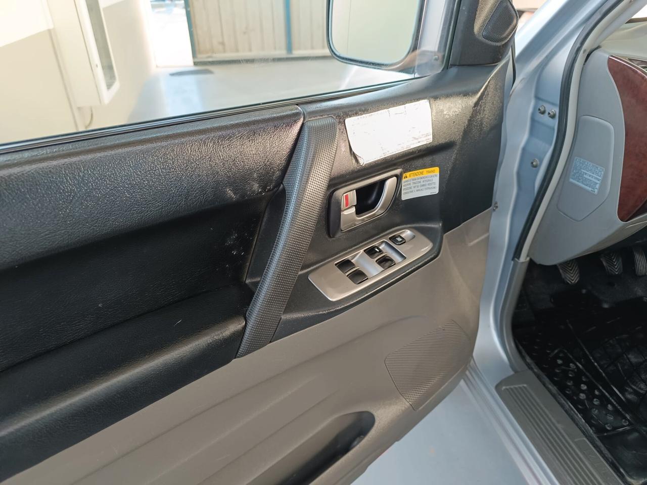 Mitsubishi Pajero 3.2 16V DI-D 5p. Instyle - 7 POSTI - ASI