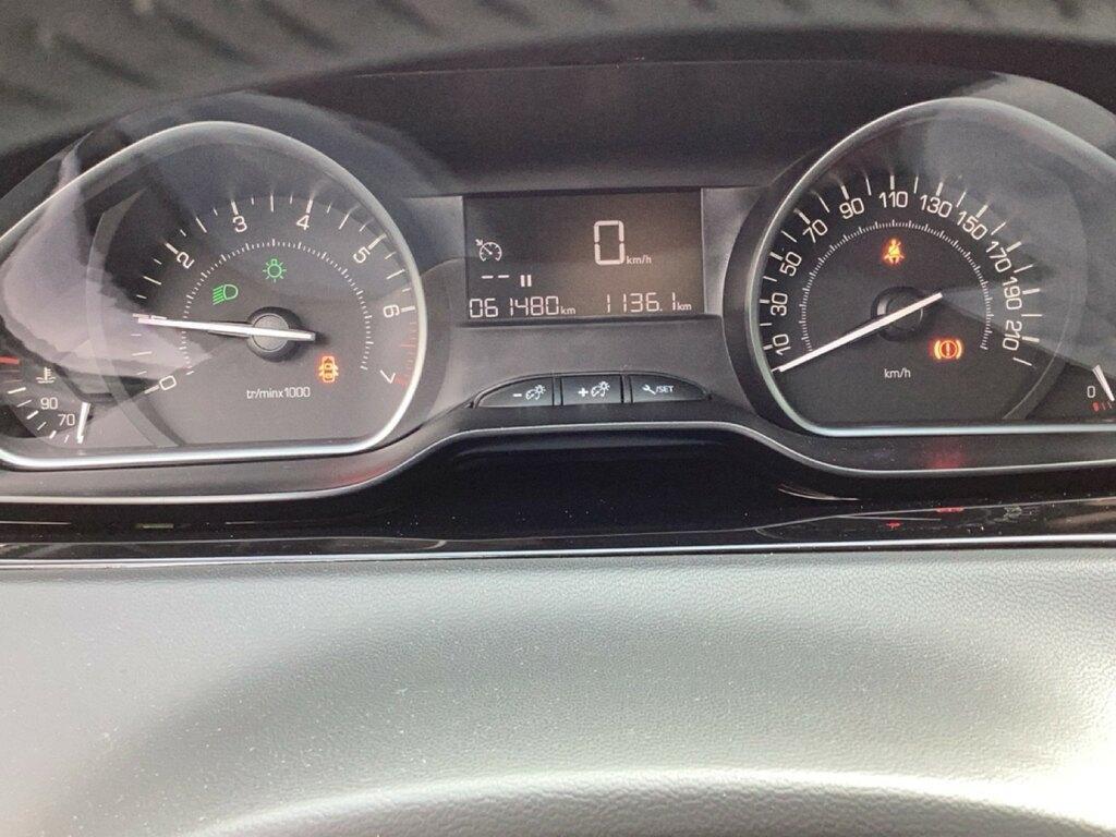 Peugeot 208 5 Porte 1.2 PureTech Signature