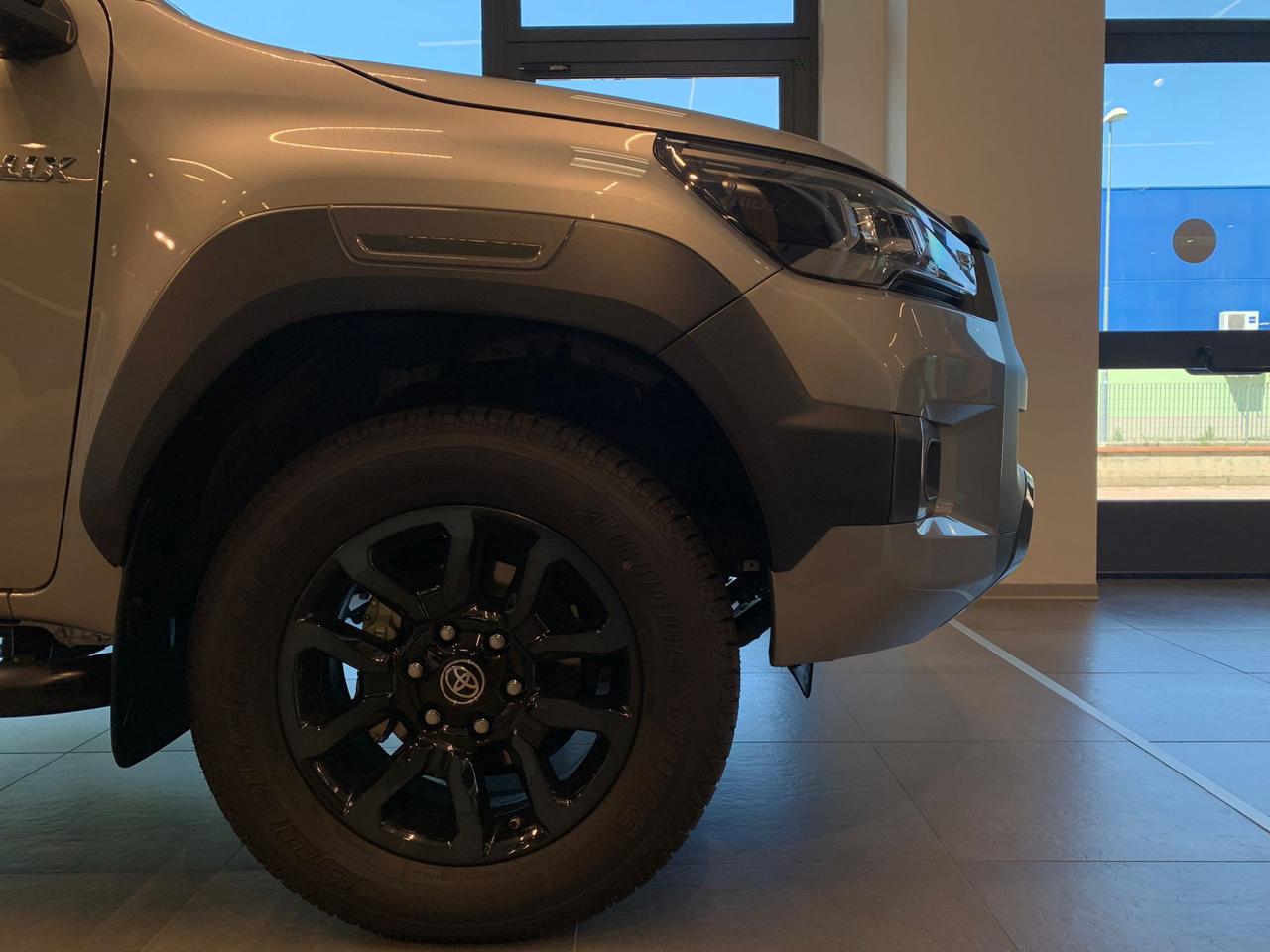 Toyota Hilux 2.4 d-4d double cab Invincible auto