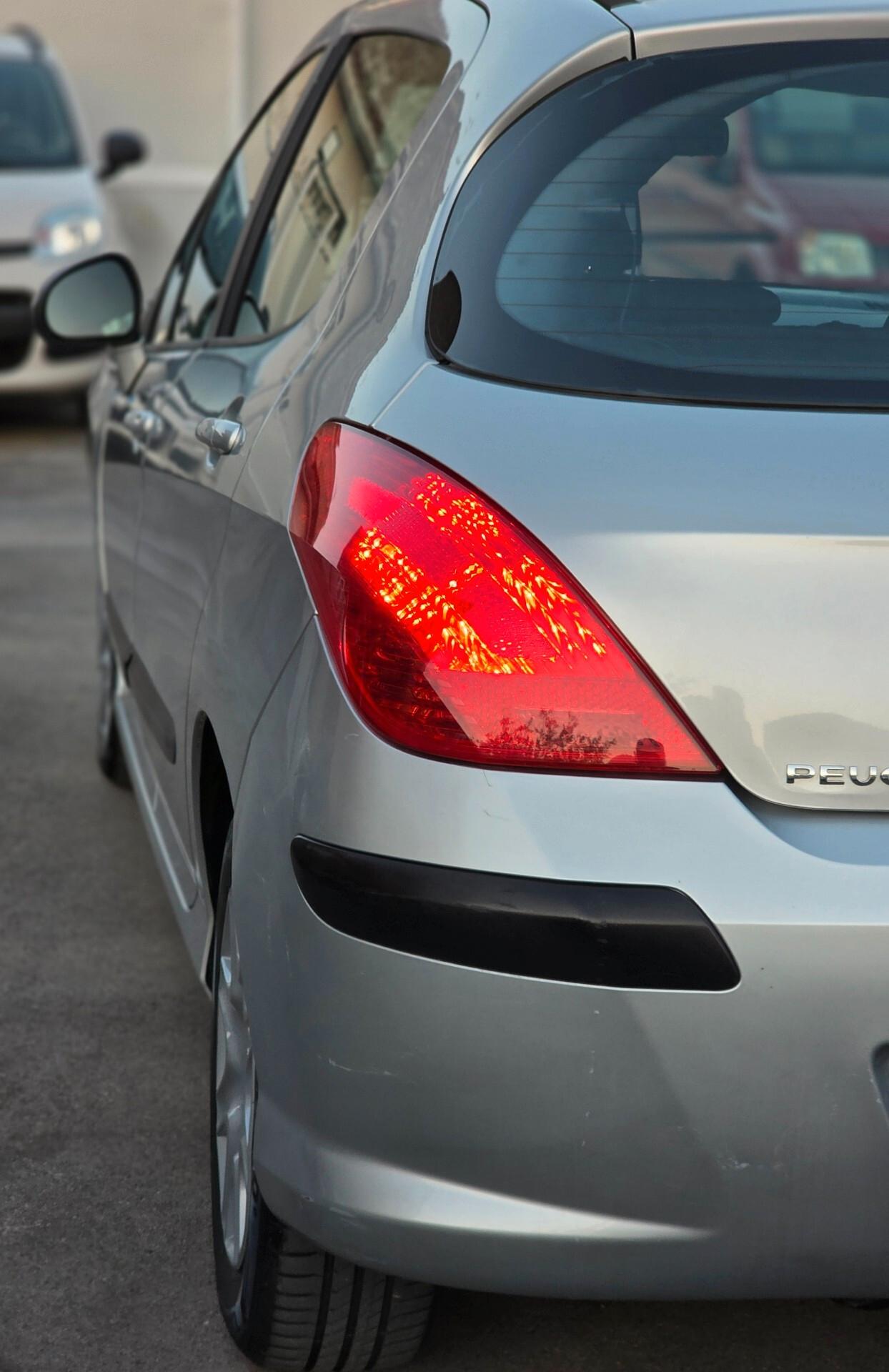 Peugeot 308 1.6 HDi 90CV 5p. Tecno