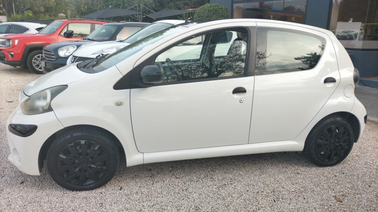 Toyota Aygo 1.0 12V VVT-i 5 porte Active Connect