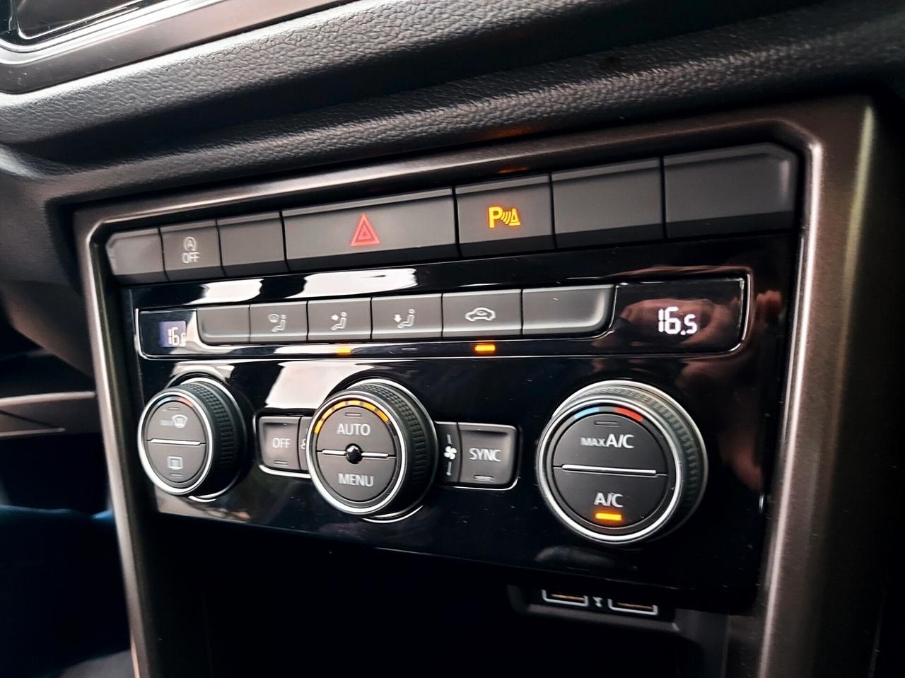 Volkswagen T-Roc 1.6 TDI SCR Business BlueMotion Technology