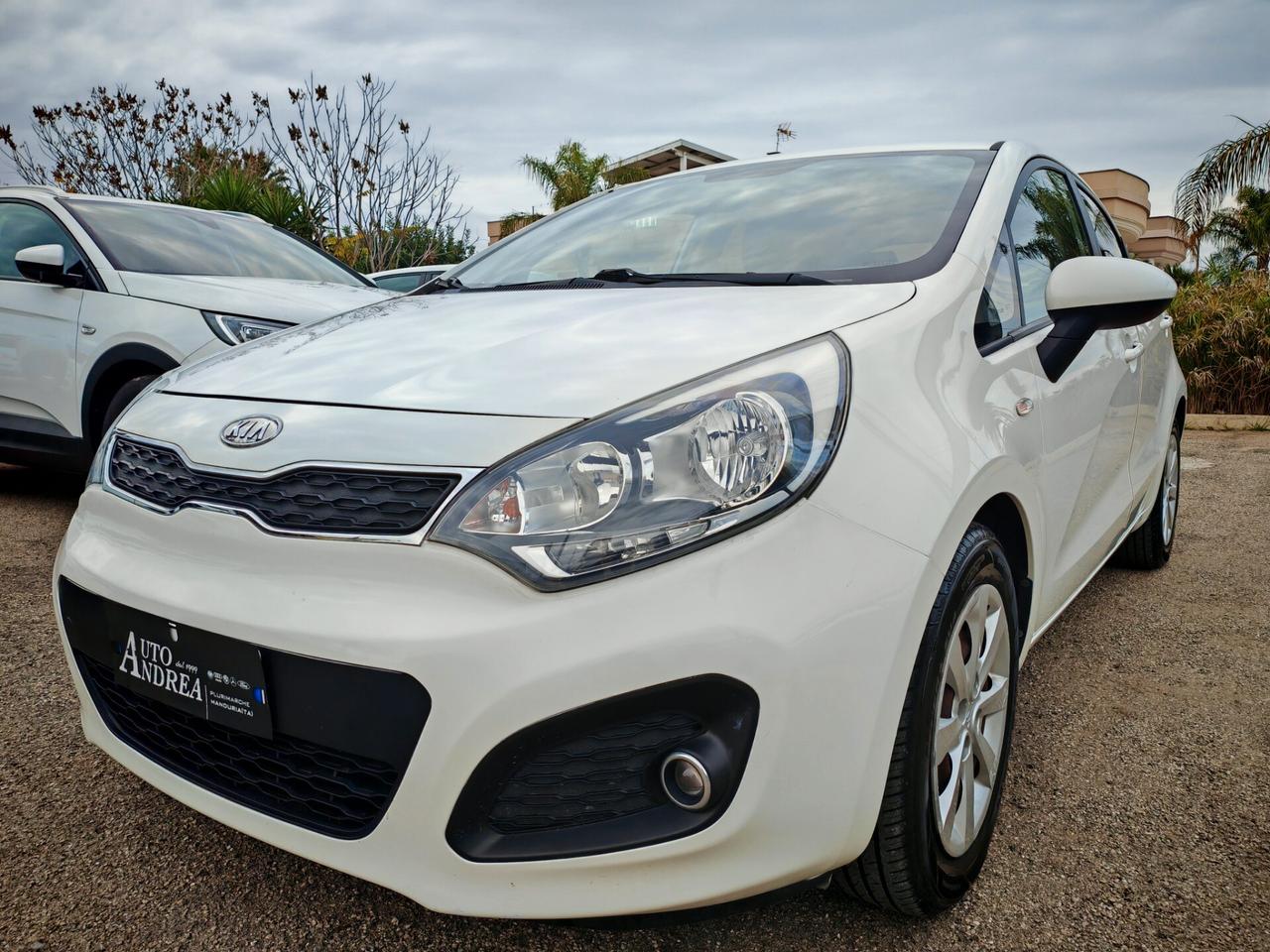 Kia Rio 1.1CRDi EX Plus Full Optional 2013