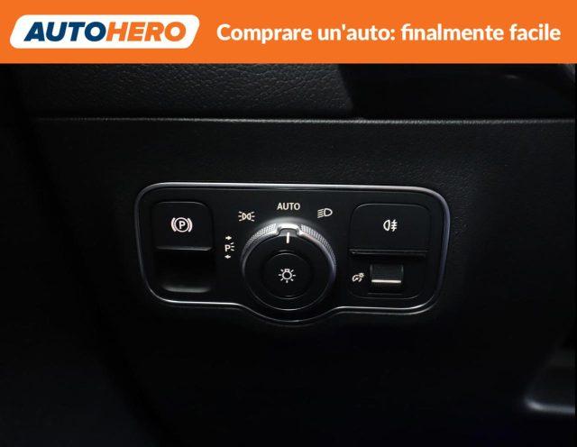 MERCEDES-BENZ GLA 200 d Automatic Premium