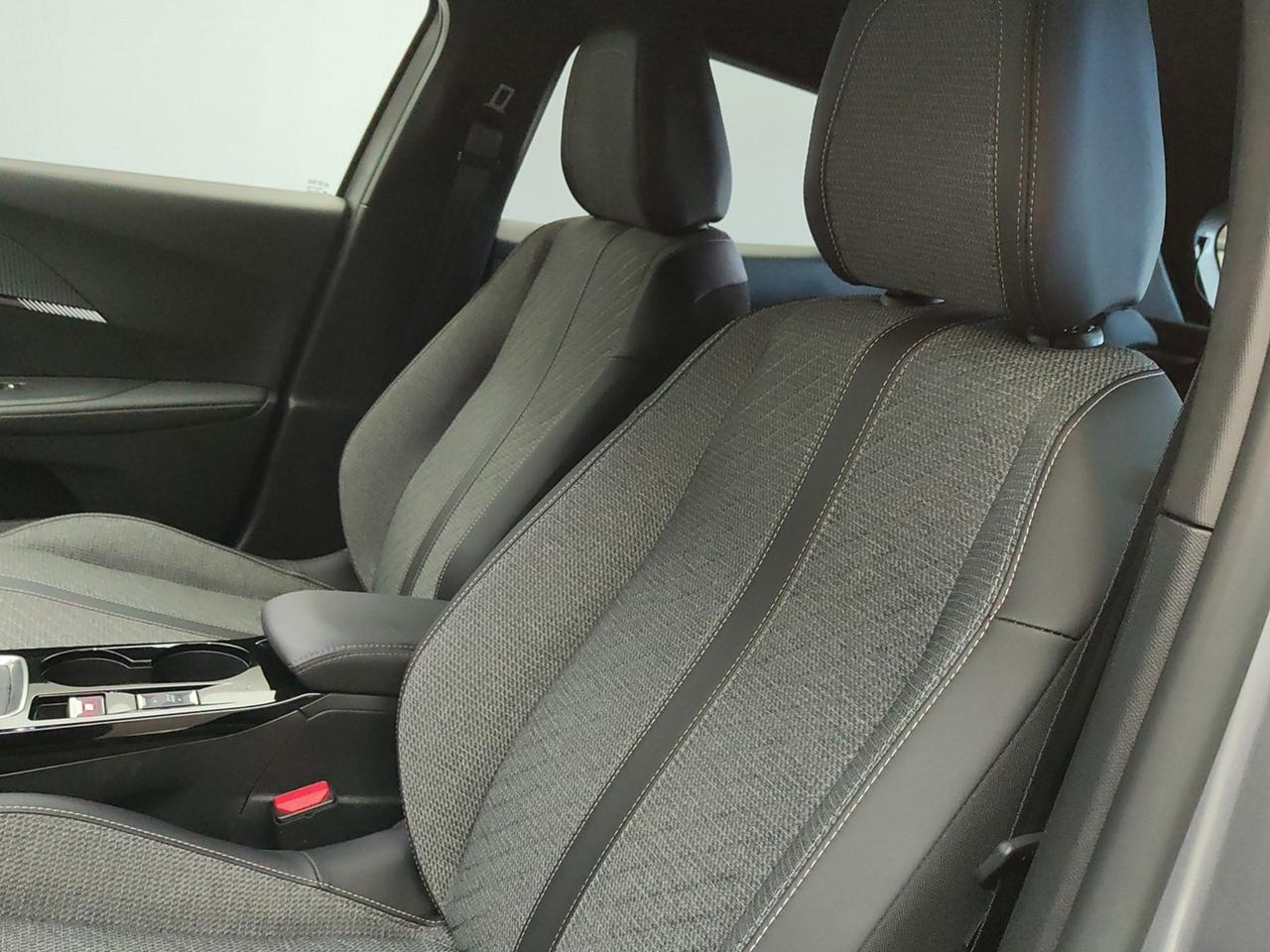 PEUGEOT 2008 II 2023 1.2 PURETECH 100CV ALLURE