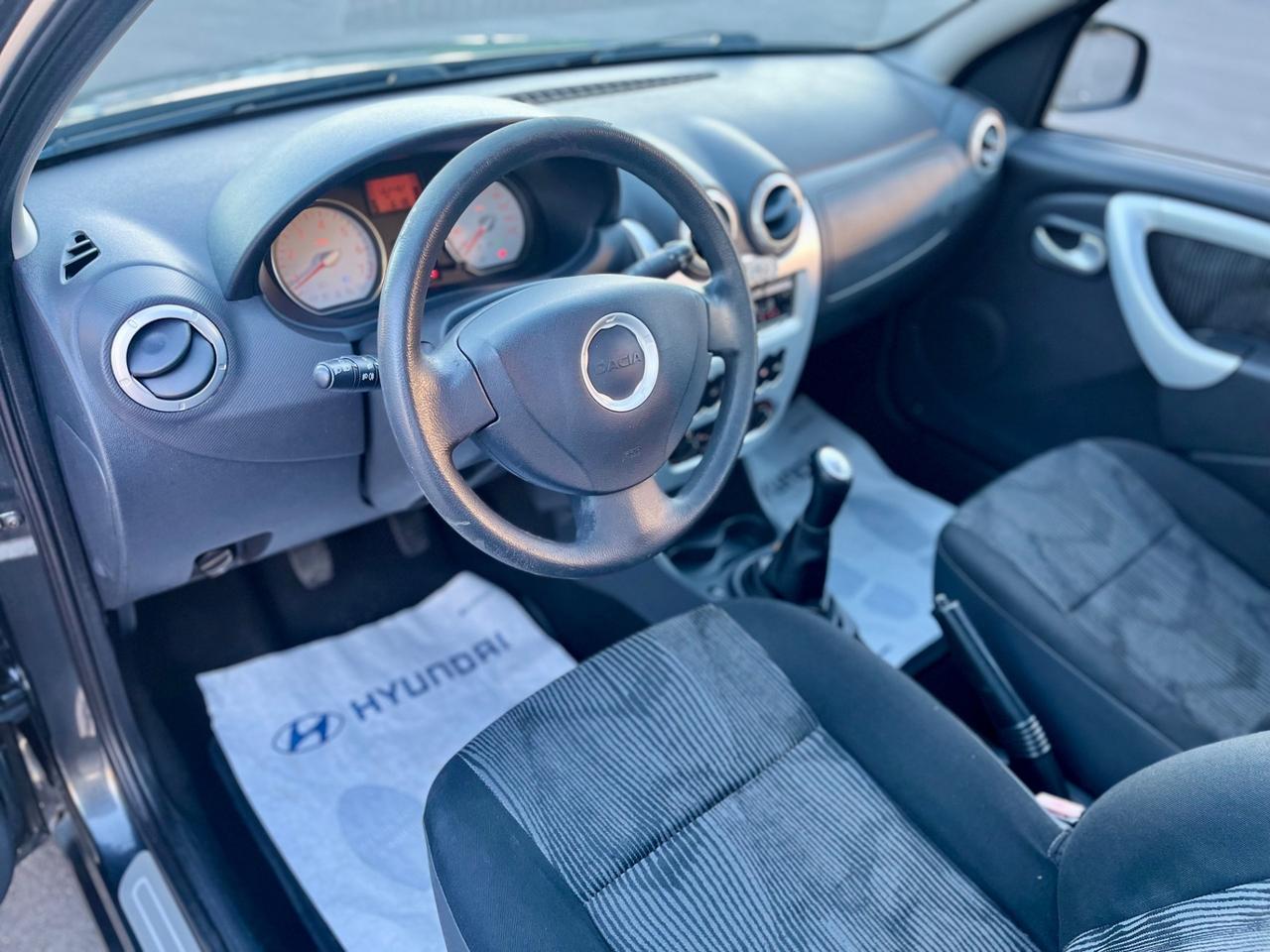 Dacia Sandero 1.4 8V Lauréate