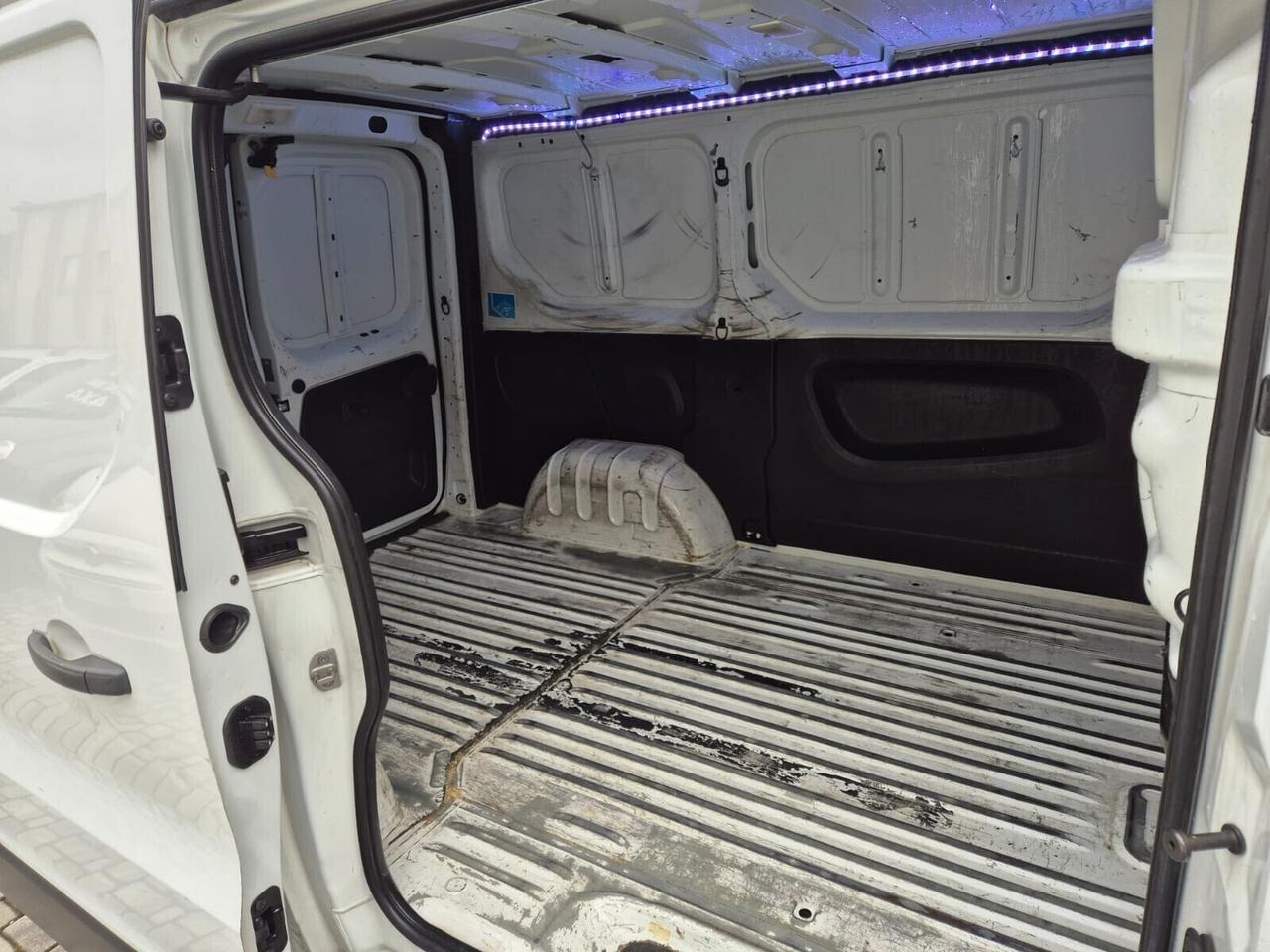 Renault Trafic 2.0 dCi 120CV 3 POSTI