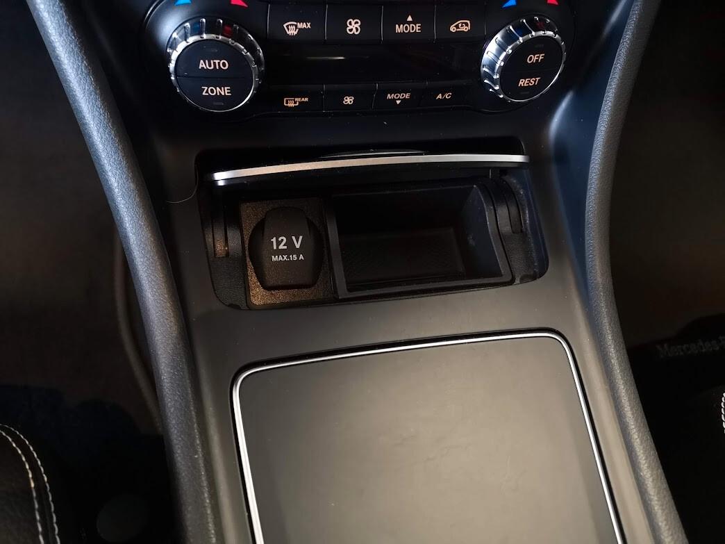 Mercedes-benz GLA 200 180 d Sport 4 MATIC