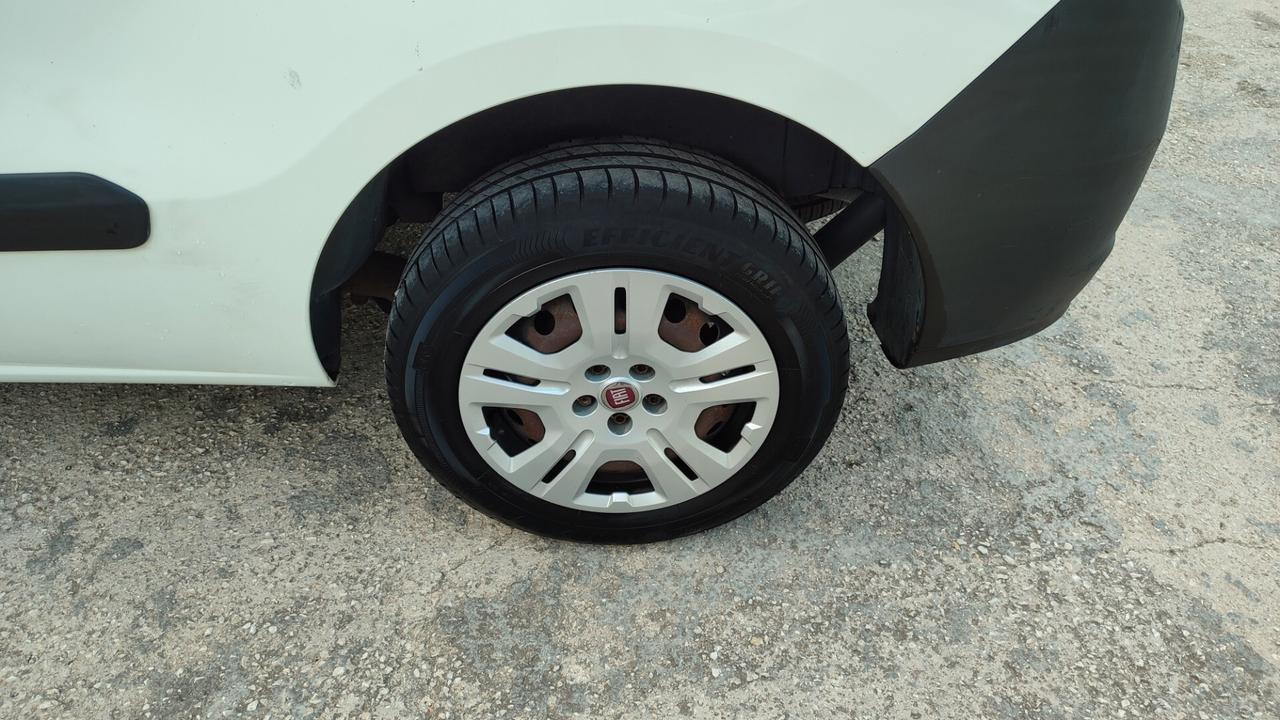 Fiat Doblo 1.6 MJT - 3 POSTI -