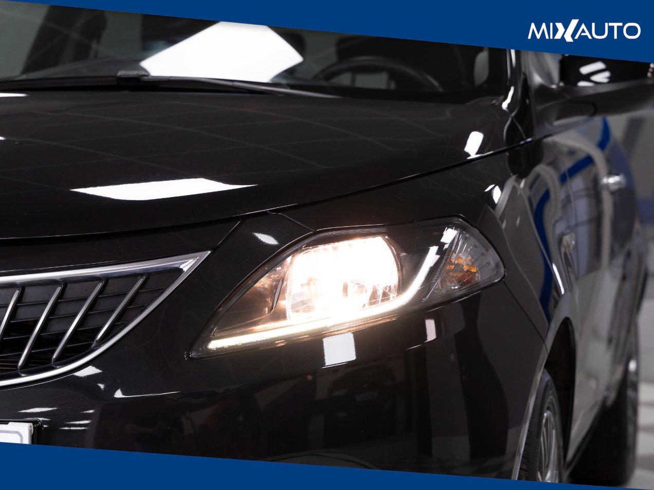 Lancia Ypsilon 1.0 Firefly Hybrid Gold Plus 70CV 5 Porte
