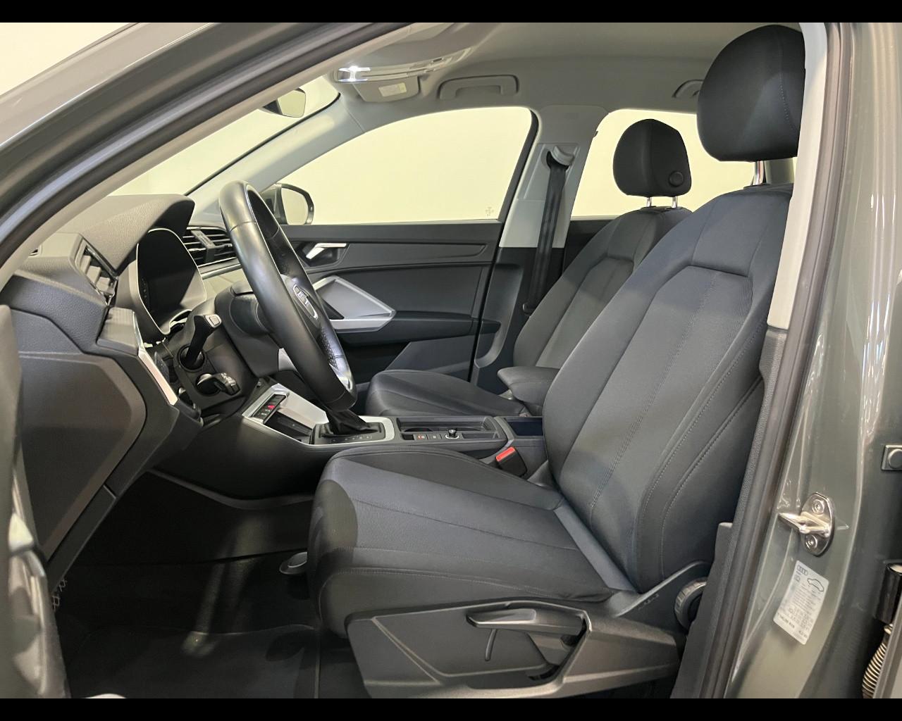AUDI Q3 35 S-TRONIC BUSINESS ADVANCED