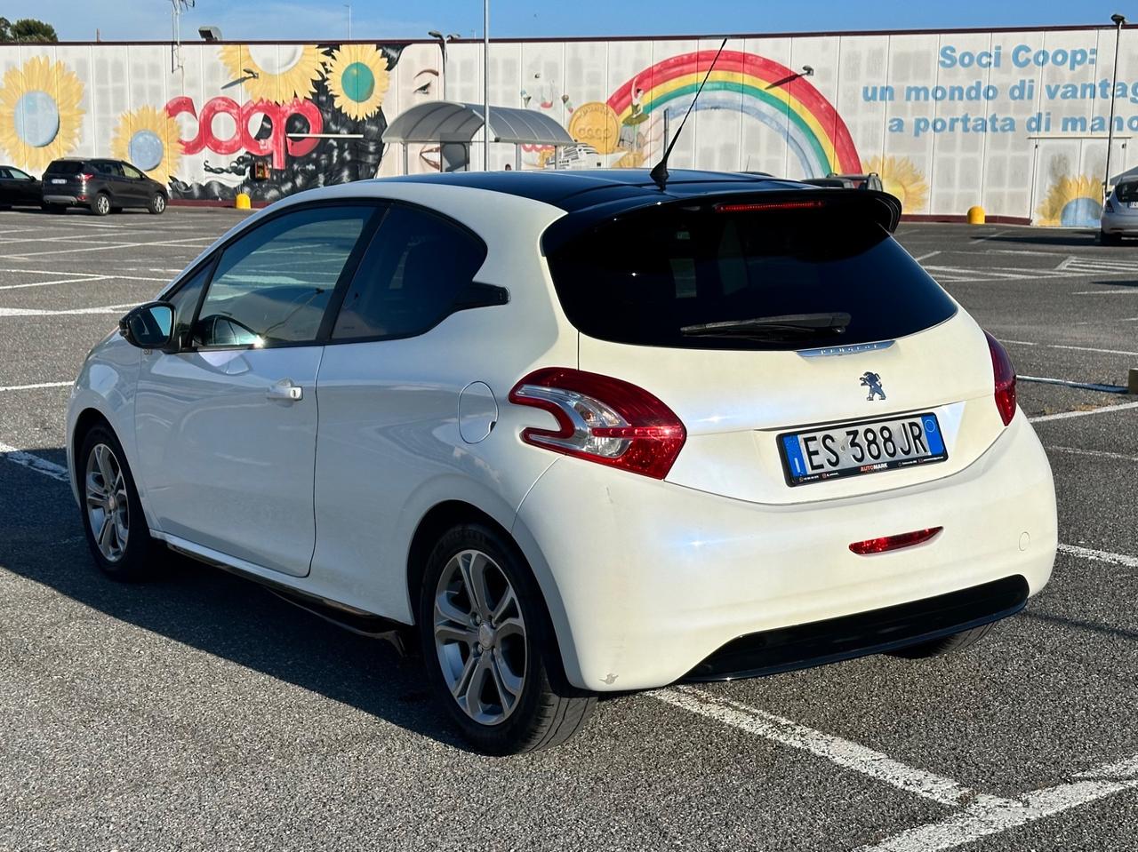 Peugeot 208 Unico proprietario distribuzione e frizione nuove