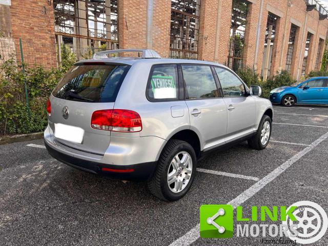 VOLKSWAGEN Touareg 3.2 V6 tiptronic