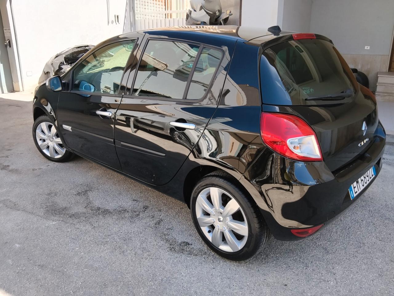 Renault Clio 1.2 16V 5 porte Dynamique