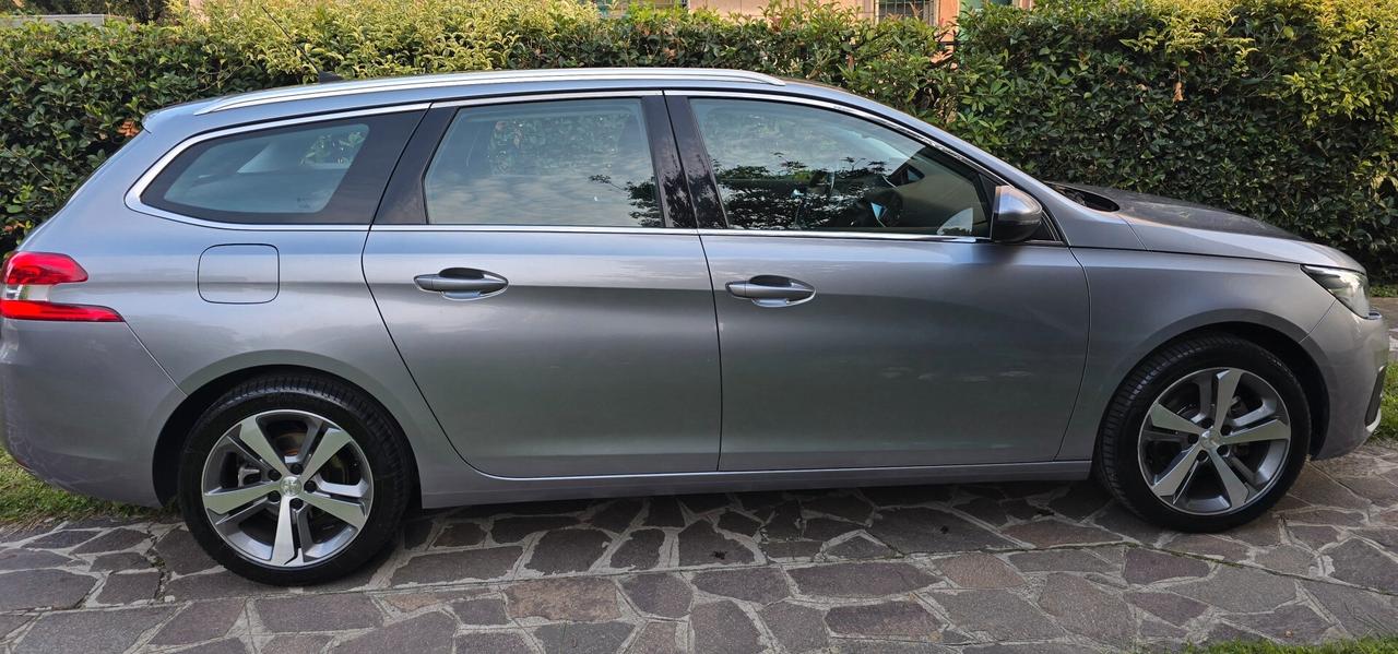 Peugeot 308 BlueHDi 130 S&S EAT8 SW Allure