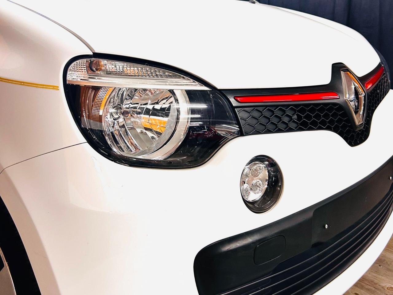 RENAULT TWINGO SCe BIANCA 1.0 BENZINA CON SOLI 40.219 KM.