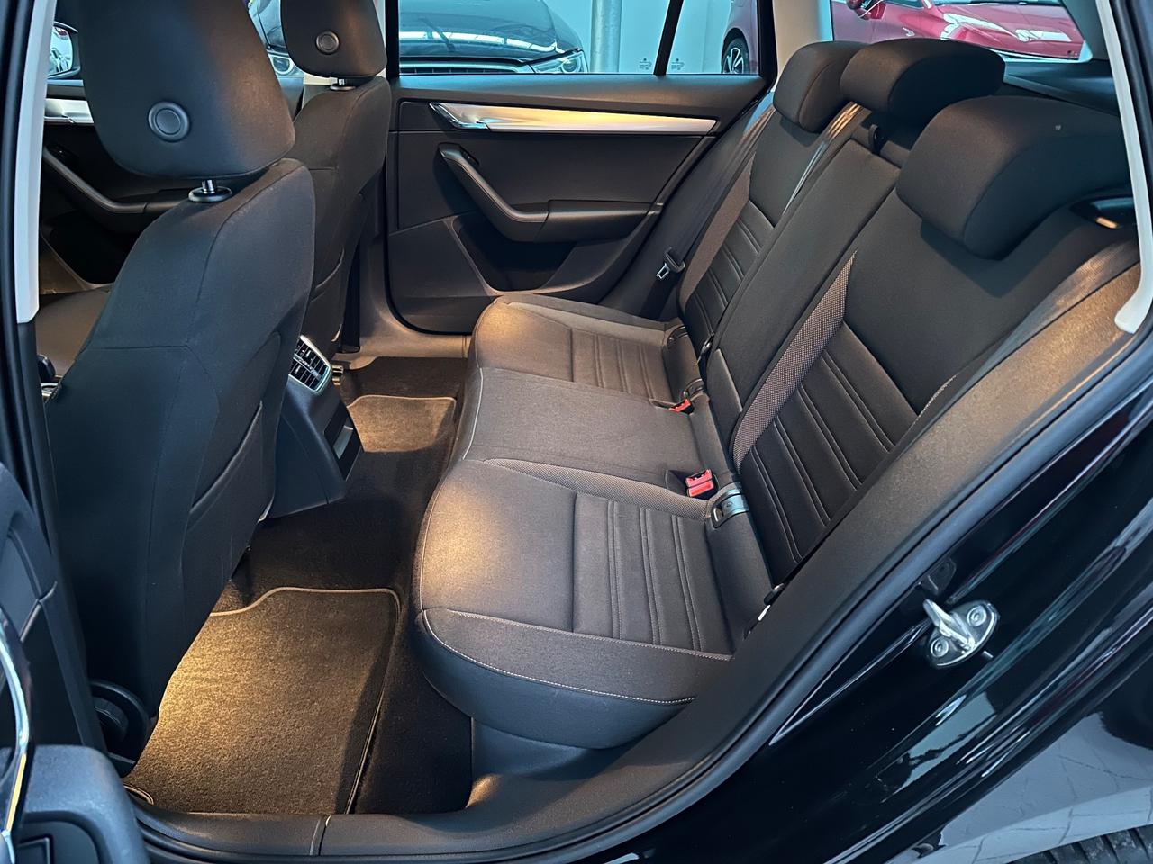Skoda Octavia 2.0 TDI SCR 150 CV DSG Wagon Style Automatica